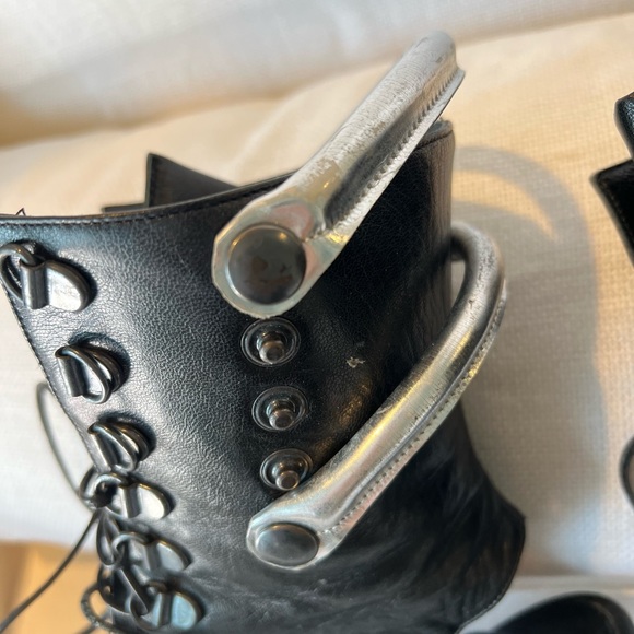Manolo Blahnik | Leather |  Lace Up Booties | RARE - Picture 13 of 14